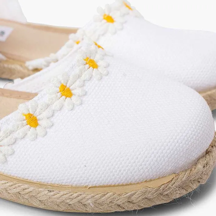 Pisamonas Espadrilles>Daisy Espadrille Sandal With Buckle Closure Colour White