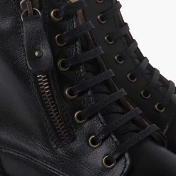 Pisamonas Boots><noscript><img width=