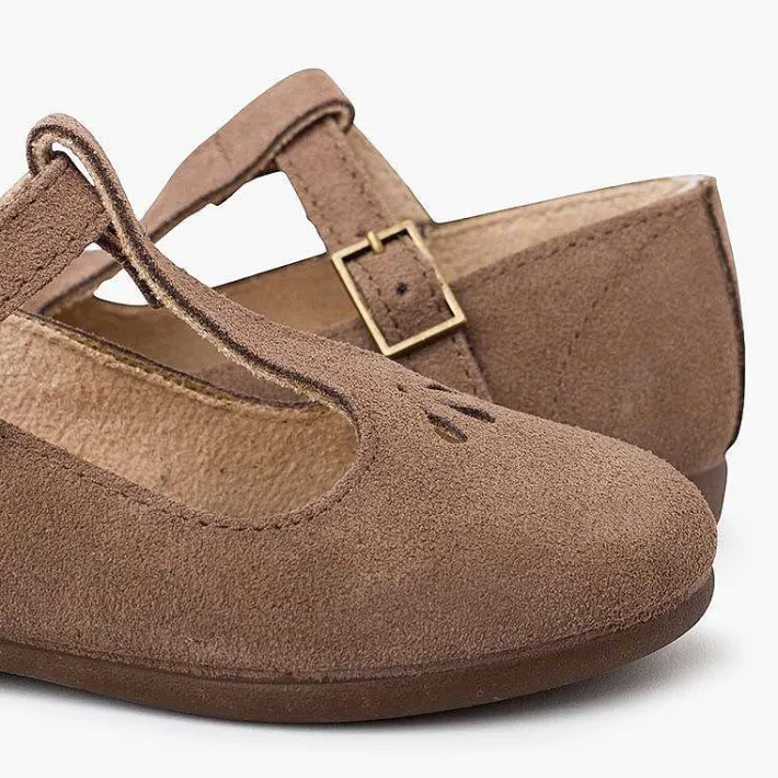 Pisamonas Mary Janes>Retro Mary Janes With Hold Details And Central Strap