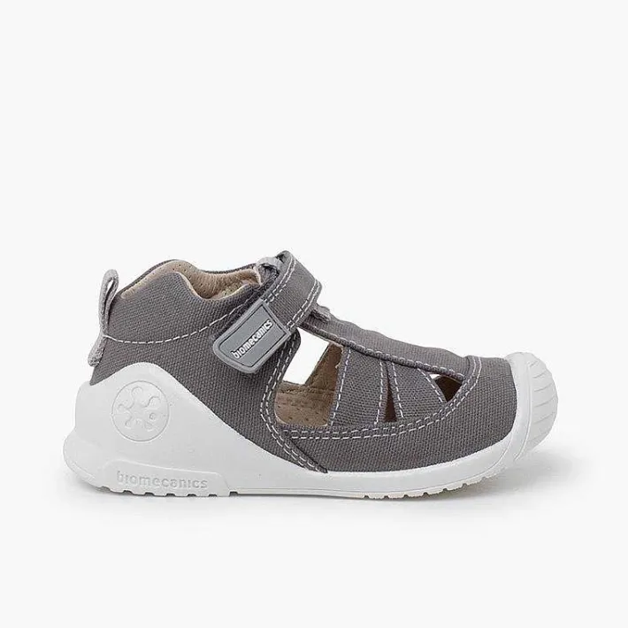 Pisamonas Sandals>Sportive Sandals With Toe Cap And Riptape Fastening