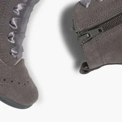 Pisamonas Boots><noscript><img width=
