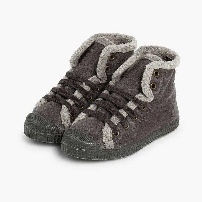 Pisamonas Trainers>Yeti Boot Trainers