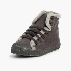 Pisamonas Trainers><noscript><img width=